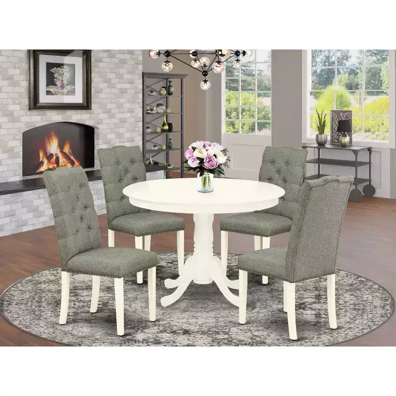 HomeStock Tavolo da pranzo a 5 pezzi in lino bianco con piano in legno massello e 4 sedie Parson